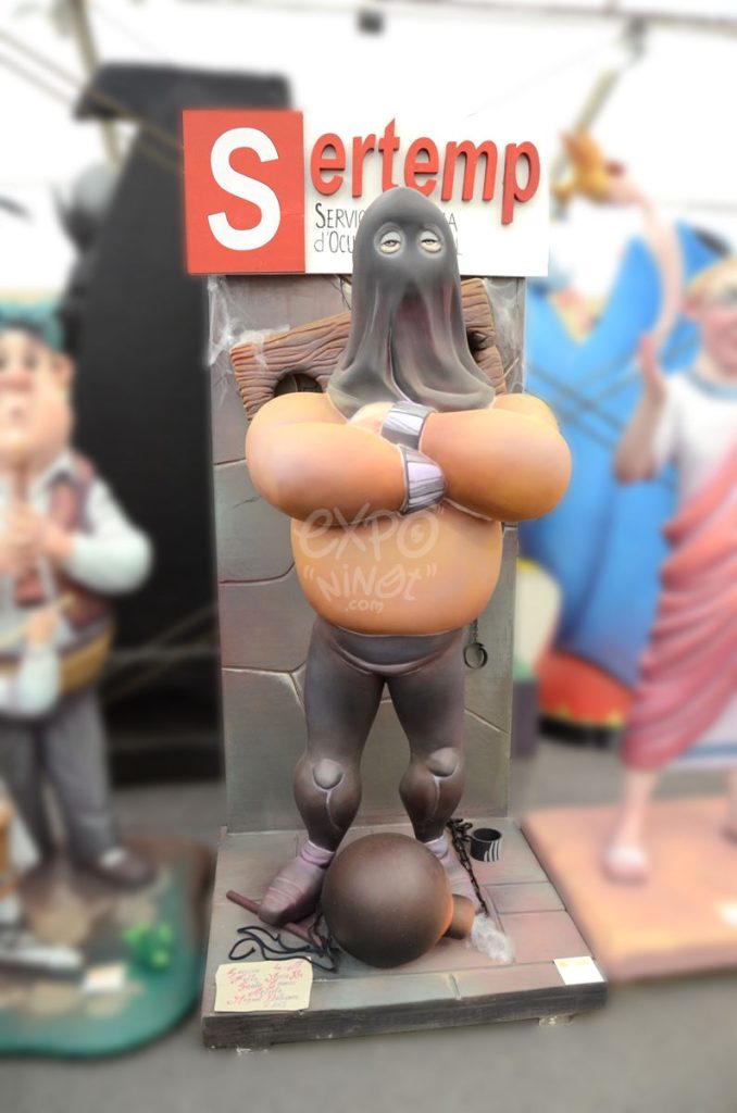Año 2014, falla María Ros, Santo Tomás, sección cuarta a, Artista: Miguel Balaguer Nieto.