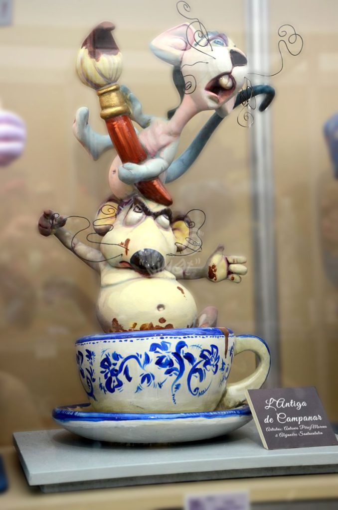 Año 2014, falla Monestir de Poblet, Aparicio Albiñana, sección quinta Infantil, Artista: Alejandro Santaeulalia Serrán.