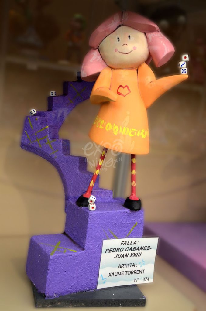 Año 2014, falla Pedro Cabanes, Juan XXIII, sección decimocuarta Infantil, Artista: Jaime Torrent Arenas.