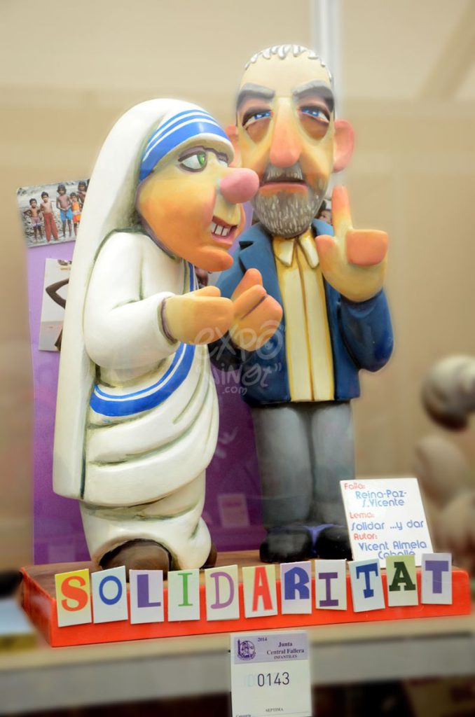 Año 2014, falla Plaza de la Reina, Paz, San Vicente, sección séptima Infantil, Artista: Vicente Almela Caballé.