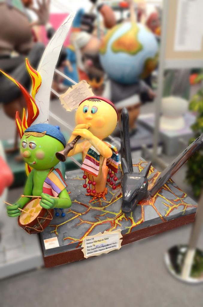 Año 2014, falla Plaza del Árbol, sección séptima a, Artista: Fallas Martínez-Bellvis.