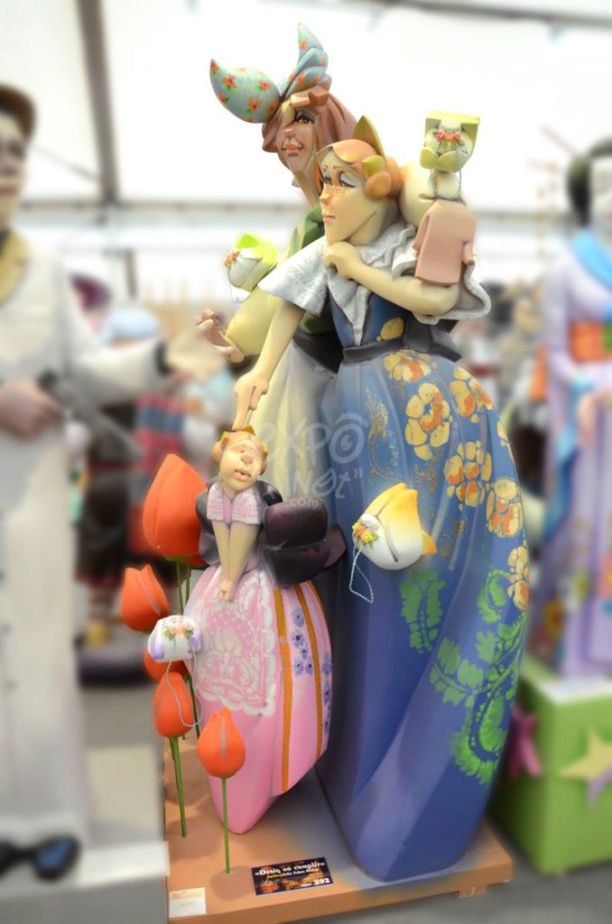 Año 2014, falla Plaza Maestro Arambul Sanz, Campanar, sección séptima a, Artista: Julio Vicente Fabra Muñoz.