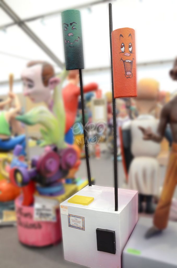 Año 2014, falla Poetas Anónimos, Real de Gandia, sección séptima c, Artista: Arturo Vallés Bea.