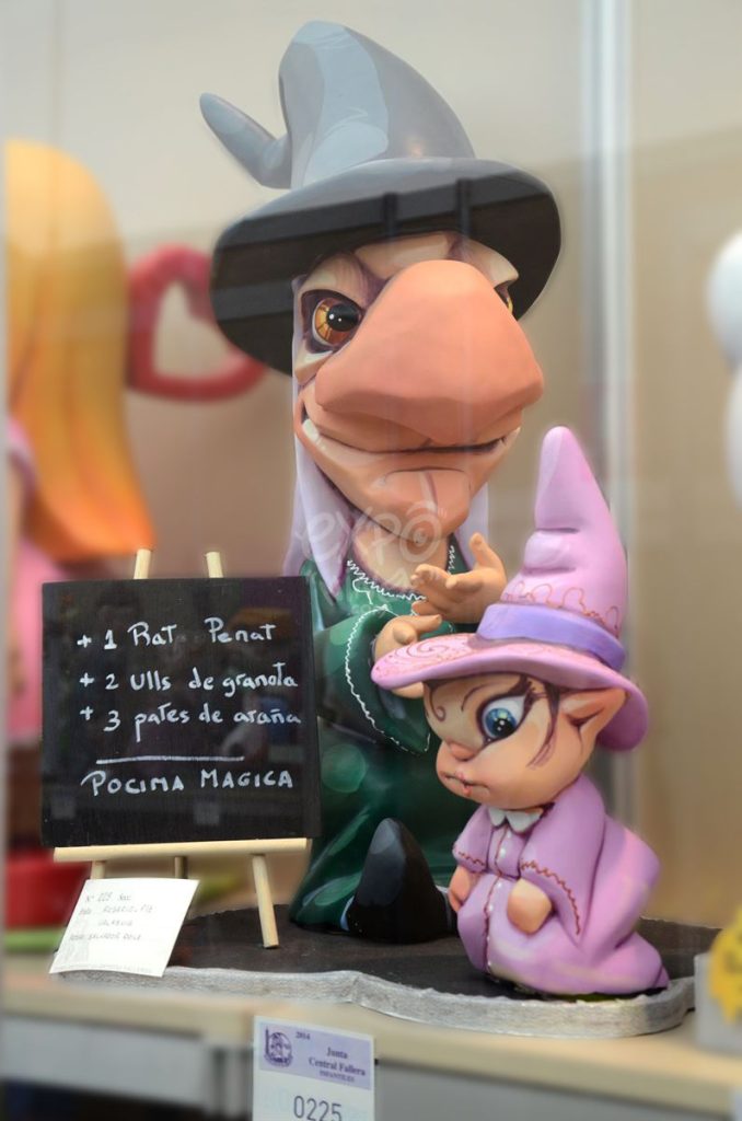 Año 2014, falla Rosario, Plaza Calabuig, sección octava Infantil, Artista: Salva Dolz Rubio.