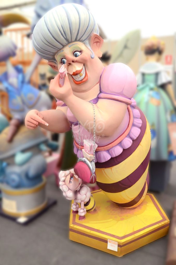 Año 2014, falla Rubén Vela, Avenida Doctor Waksman, sección cuarta a, Artista: Óscar Serrano Navarro.