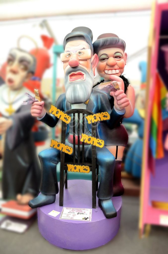 Año 2014, falla San Ignacio de Loyola, Jesús y María, sección tercera b, Artista: Toni Fornes Quijano.