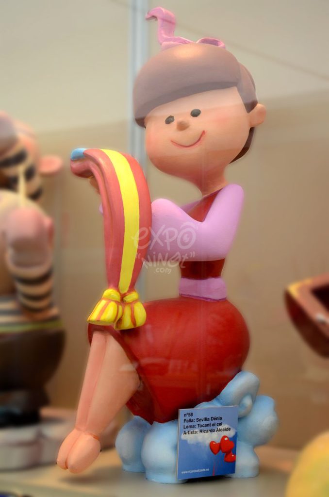 Año 2014, falla Sevilla, Denia, sección novena Infantil, Artista: Ricardo Alcaide Lluch.
