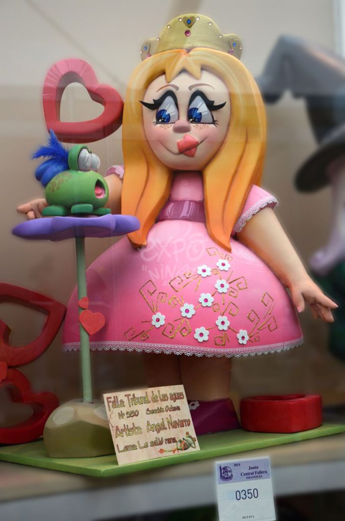 Año 2014, falla Tribunal de les Aigues, sección octava Infantil, Artista: Ángel Navarro Requena.