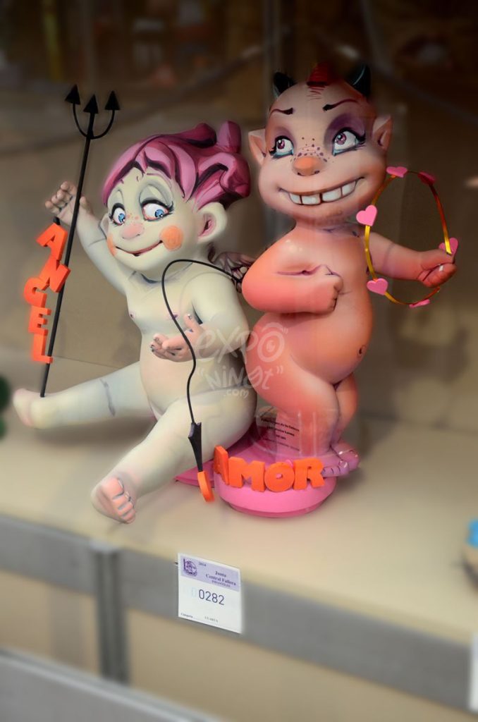 Año 2014, falla Virgen de la Cabeza, José Mª Mortes Lerma, sección cuarta Infantil, Artista: Mari Carmen Camacho.
