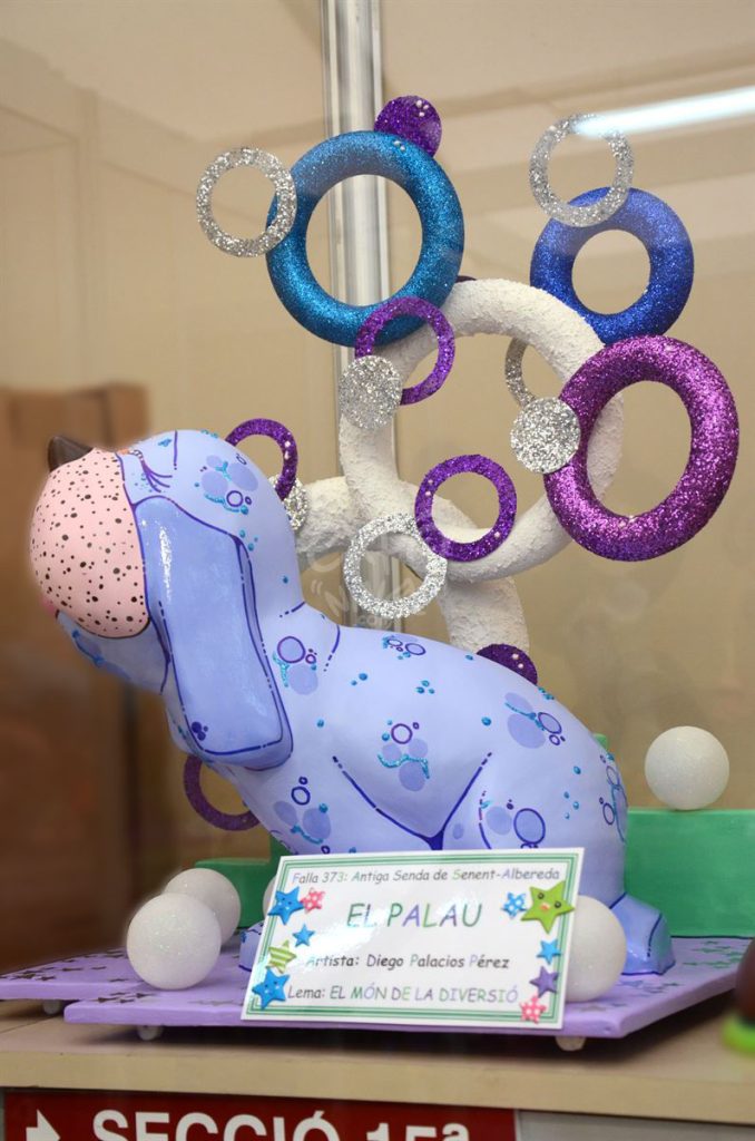 Año 2015, falla Antigua Senda Senent, Paseo Alameda, sección decimoquinta Infantil, Artista: Diego Palacios Pérez.