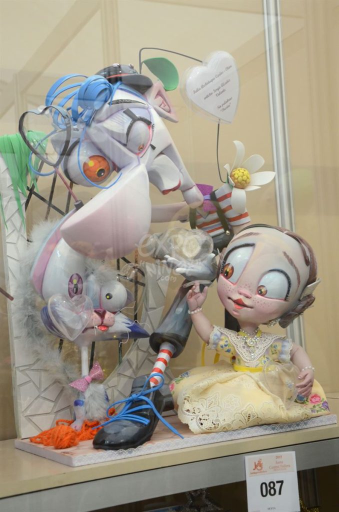 Año 2015, falla Archiduque Carlos, Chiva, sección sexta Infantil, Artista: Sergio Alcañiz Valiente.