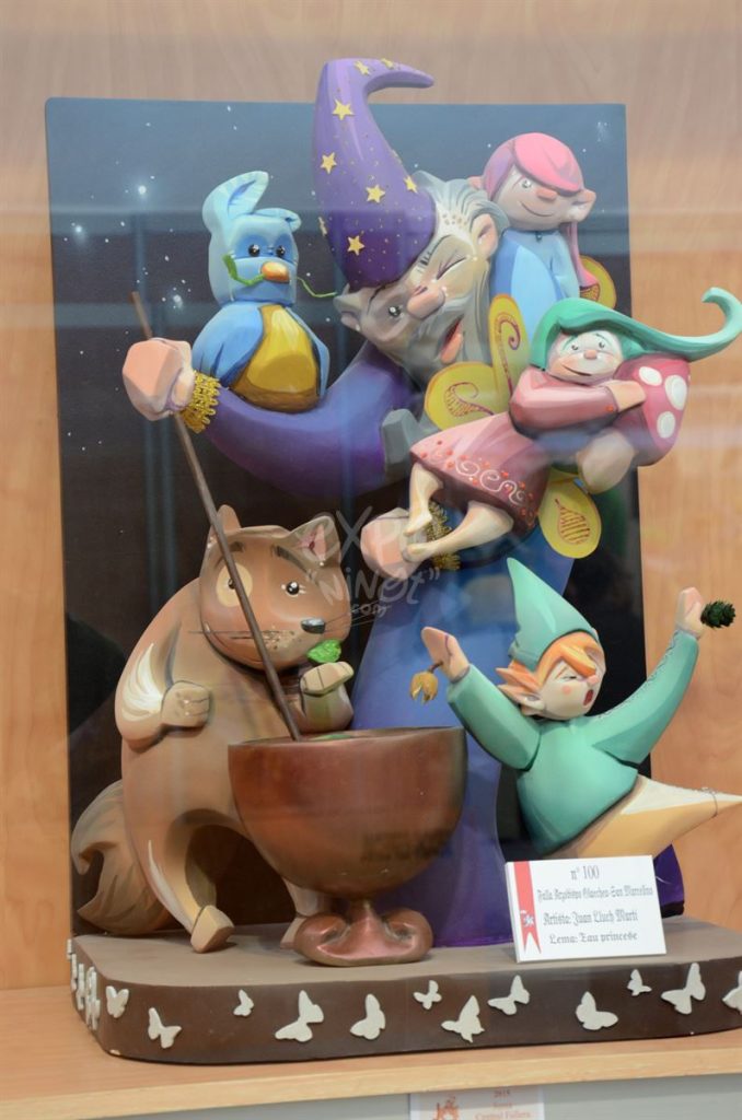 Año 2015, falla Arzobispo Olaechea, San Marcelino, sección primera Infantil, Artista: Juan Lluch Martí.
