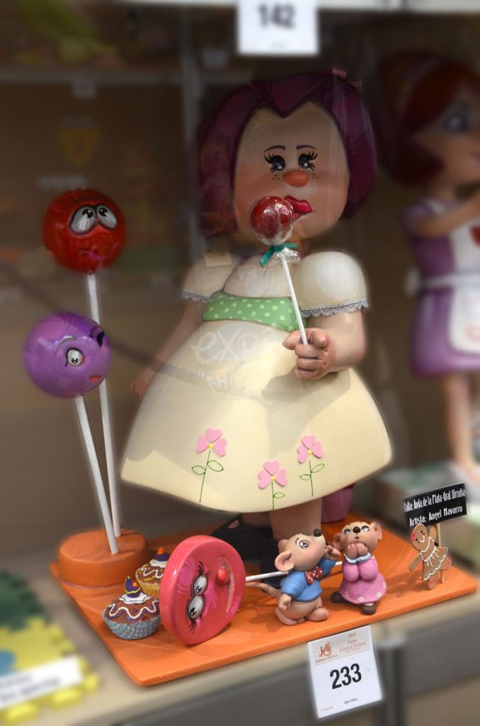 Año 2015, falla Avenida de la Plata, General Urrutia, sección décima Infantil, Artista: Ángel Navarro Requena.