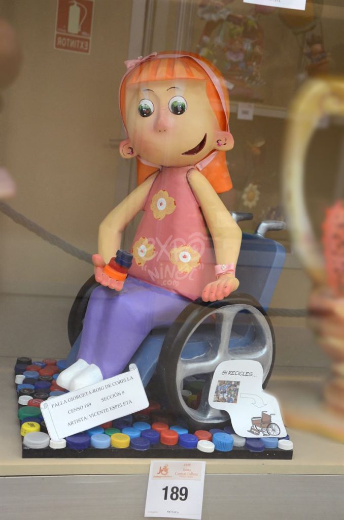 Año 2015, falla Avenida Giorgeta, Roig de Corella, sección octava Infantil, Artista: Vicente Espeleta García.