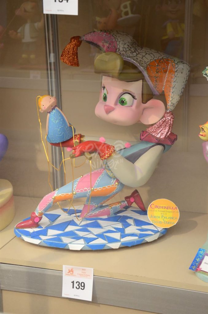 Año 2015, falla Avenida Portugal, Fragata, sección quinta Infantil, Artista: Jordi Palanca Marqués.