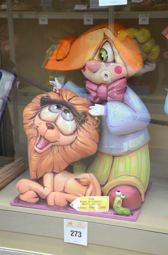 Año 2015, falla Avenida Regne de Valencia, Maestro Serrano, sección novena Infantil, Artista: Alejandro Cano Hernández.