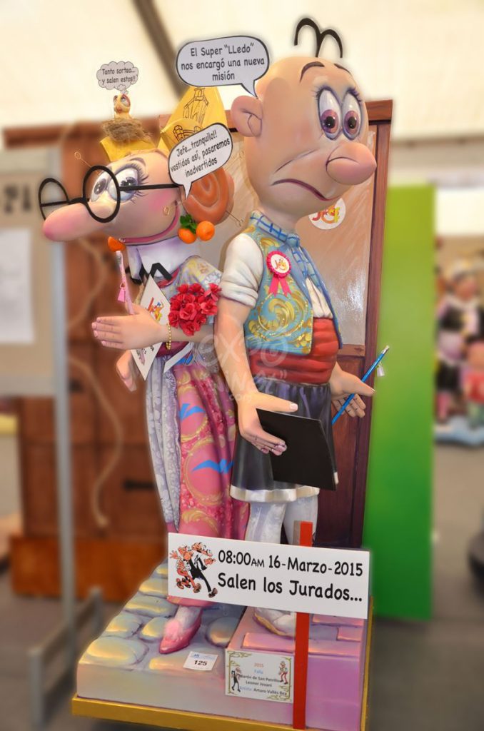 Año 2015, falla Barón San Petrillo, Leonor Jovani, sección segunda a, Artista: Arturo Vallés Bea.