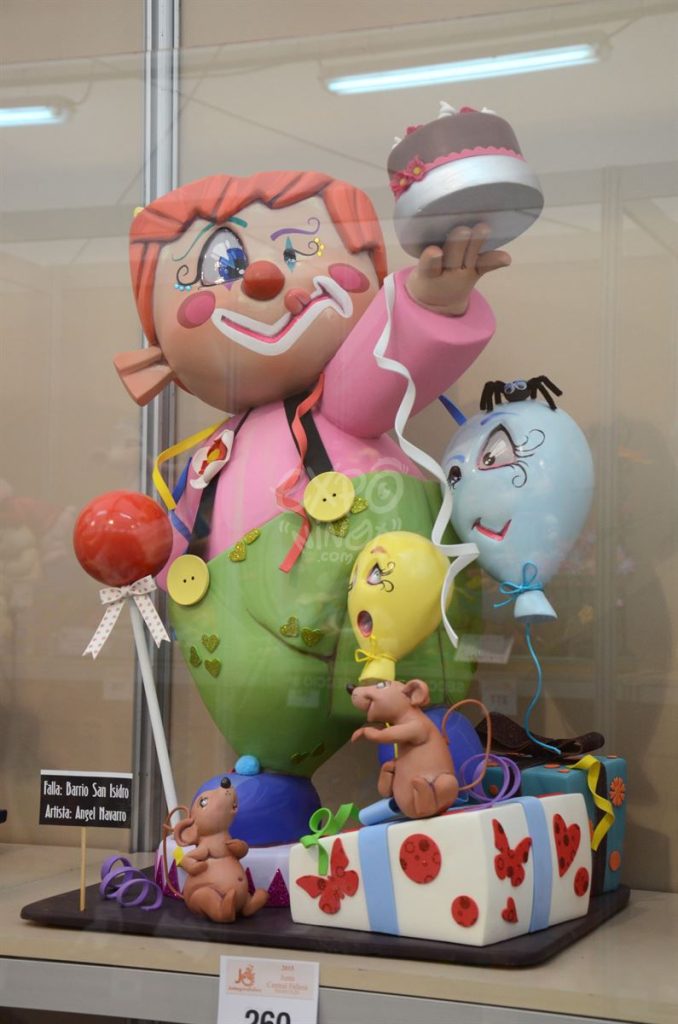 Año 2015, falla Barrio de San Isidro, sección cuarta Infantil, Artista: Ángel Navarro Requena.