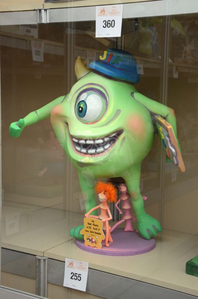 Año 2015, falla Barrio Quint, Pizarro, sección sexta Infantil, Artista: Javier Igualada Fernández.