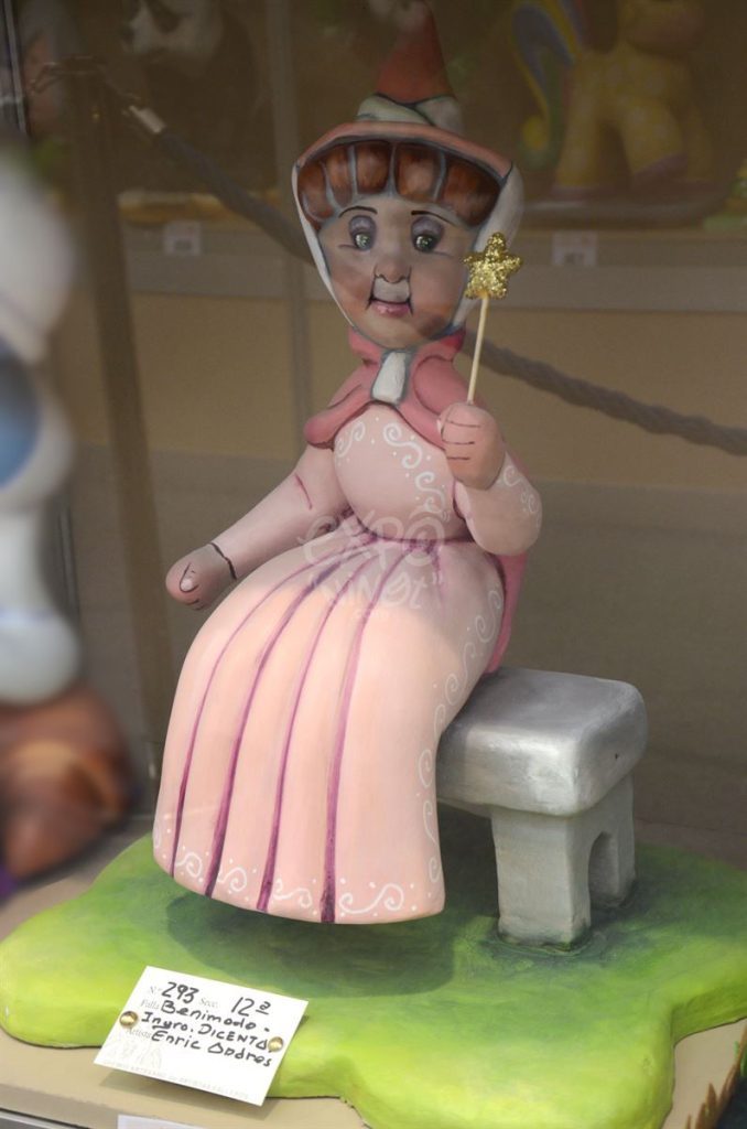 Año 2015, falla Benimodo, Ingeniero Dicenta, sección duodécima Infantil, Artista: Enric Andrés Alandi.