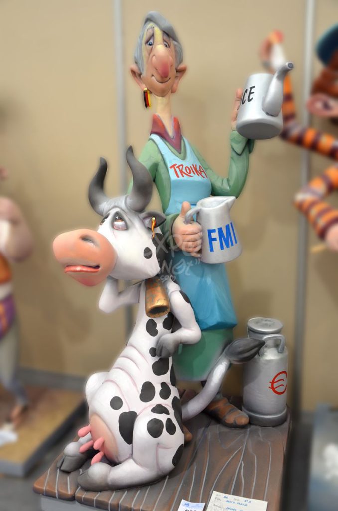 Año 2015, falla Blocs Platja, sección tercera a, Artista: Miguel Delegido Cabrito.