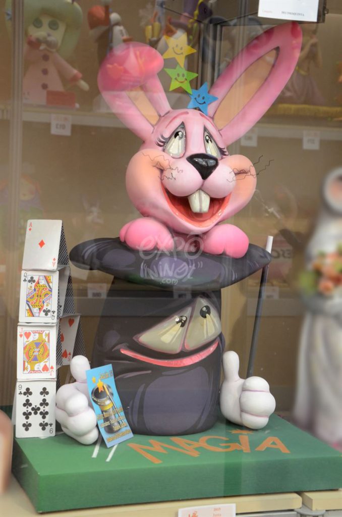 Año 2015, falla Borrull, Turia, sección decimoquinta Infantil, Artista: Manuel Guitarte Bulls.