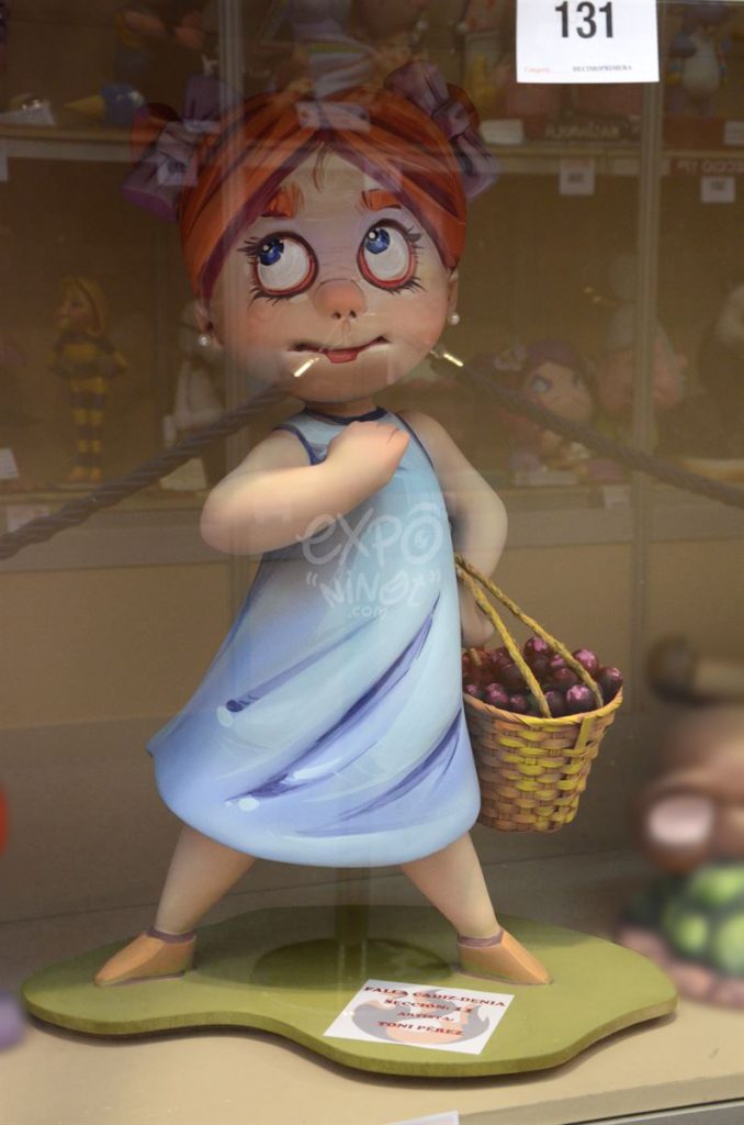 Año 2015, falla Cádiz, Denia, sección undécima Infantil, Artista: Toni Pérez.