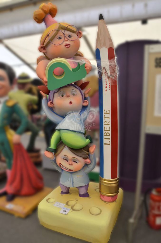 Año 2015, falla Cádiz, Literato Azorín, sección cuarta b, Artista: Francisco Borja Ripollés.