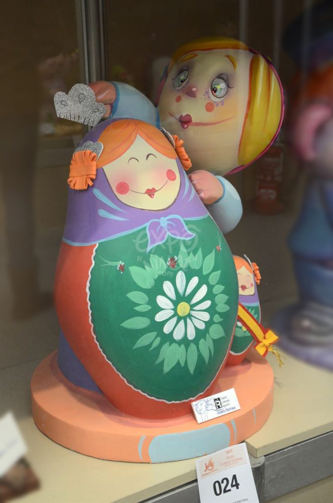 Año 2015, falla Cádiz, Literato Azorín, sección decimotercera Infantil, Artista: Vicente Martínez Aparici.