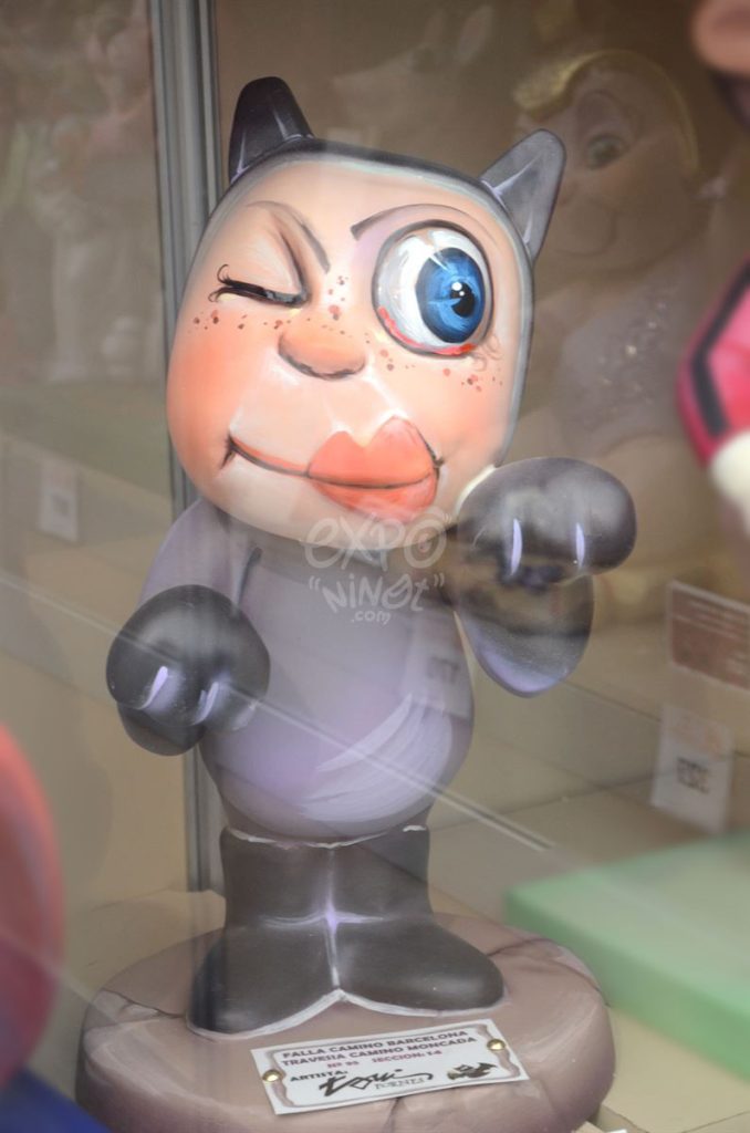 Año 2015, falla Camino Barcelona, Travesía Moncada, sección decimocuarta Infantil, Artista: Toni Fornes Quijano.