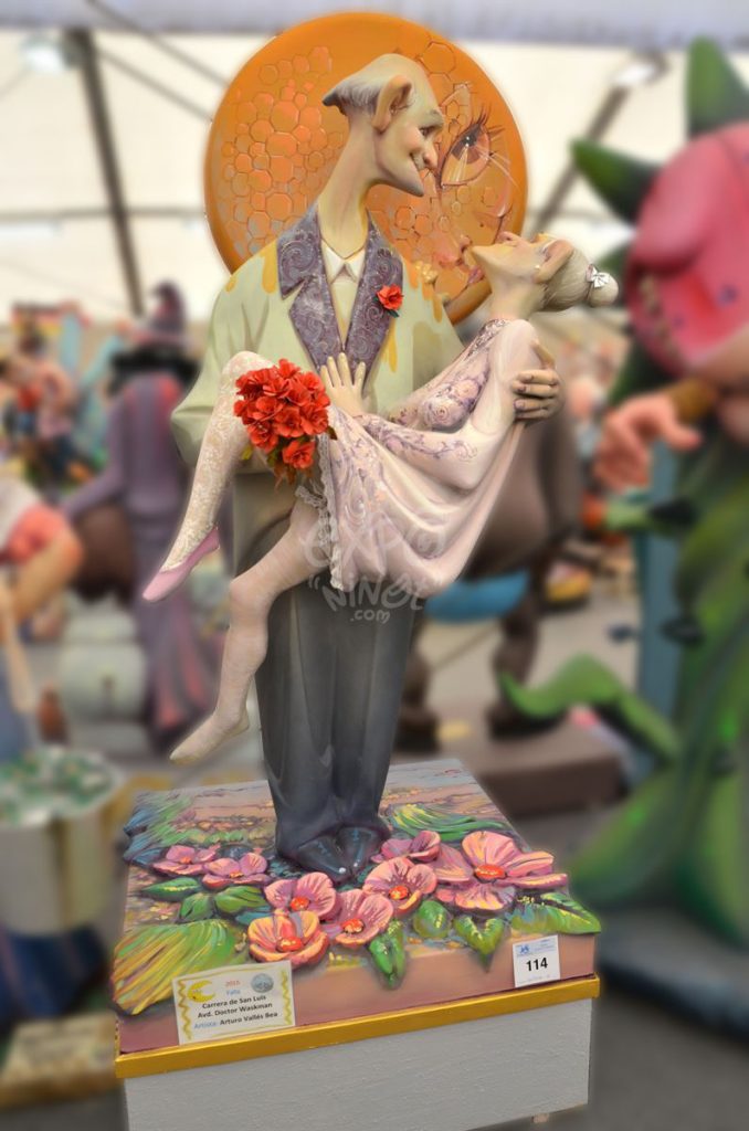 Año 2015, falla Carrera San Luis, Avenida Doctor Waksman, sección quinta b, Artista: Arturo Vallés Bea.