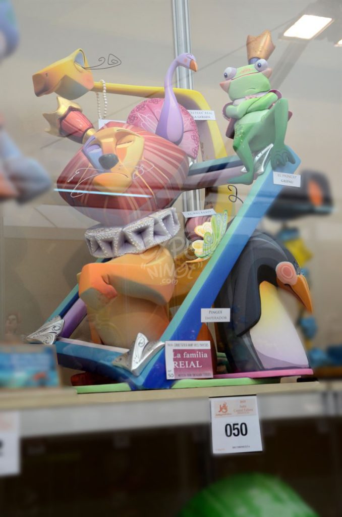 Año 2015, falla Corretgería, Bany dels Pavesos, sección decimosexta Infantil, Artista: Iván Tortajada.