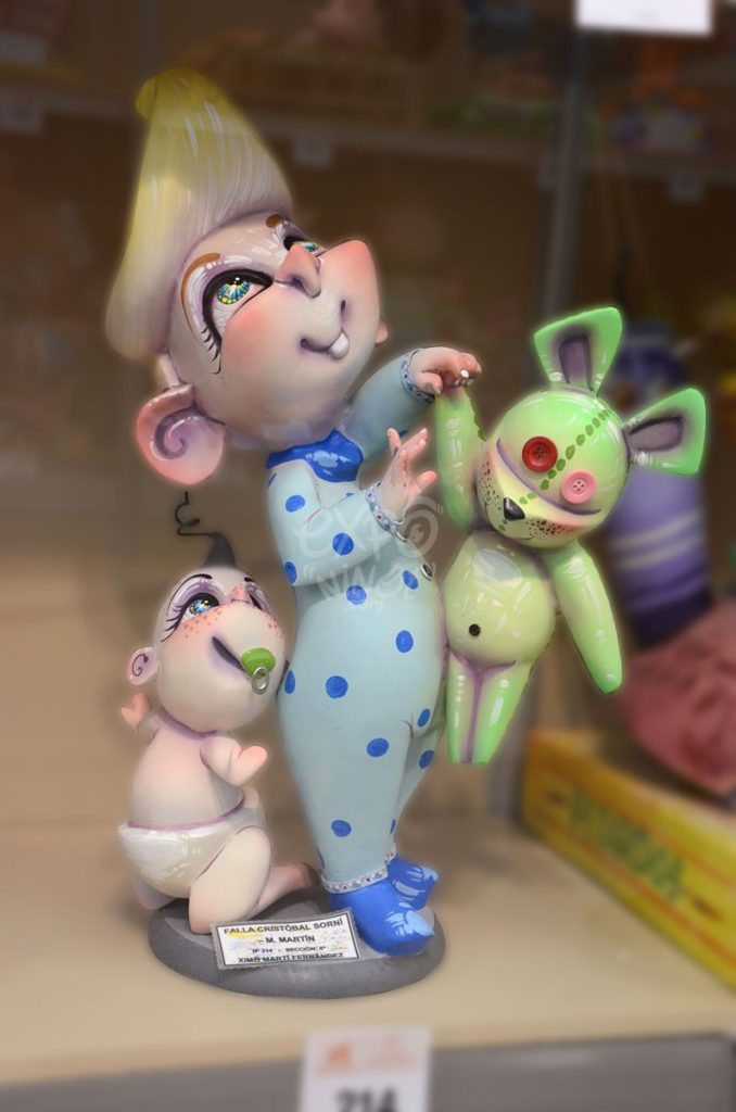 Año 2015, falla Cristóbal Sorní, M. Martín, sección cuarta Infantil, Artista: Ximo Martí Fernández.