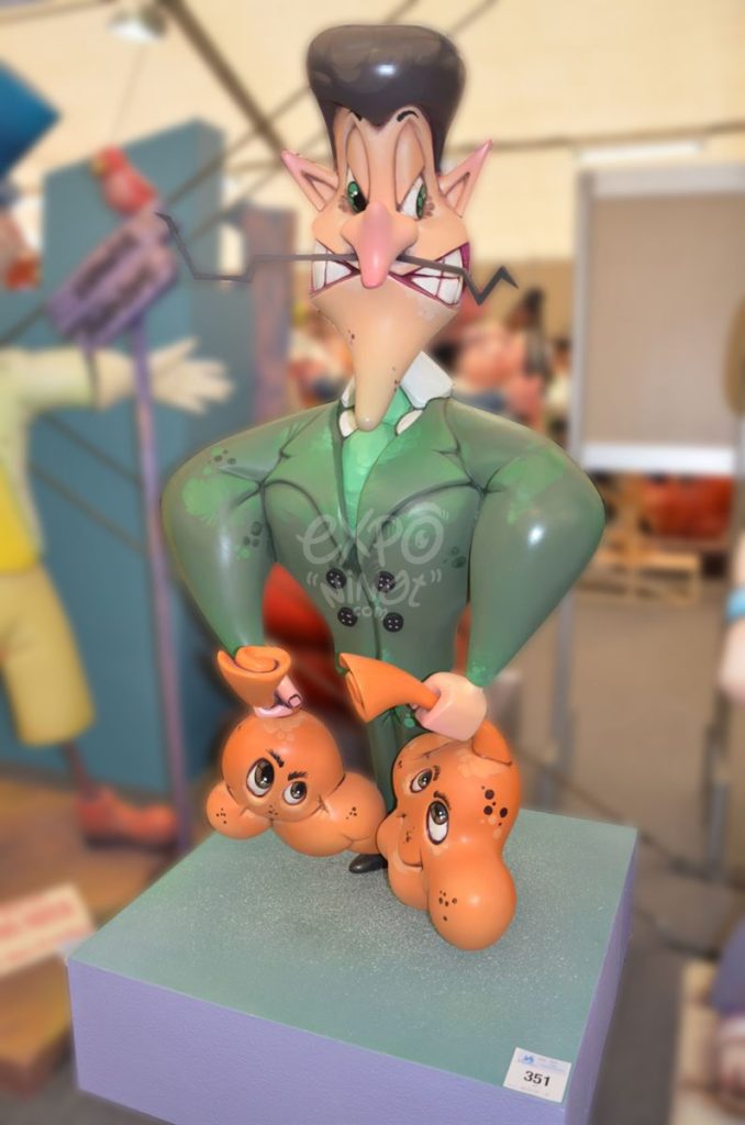 Año 2015, falla Doctor Álvaro López, San Juan de Dios, sección quinta b, Artistas: Hermanos Gómez Fonseca.