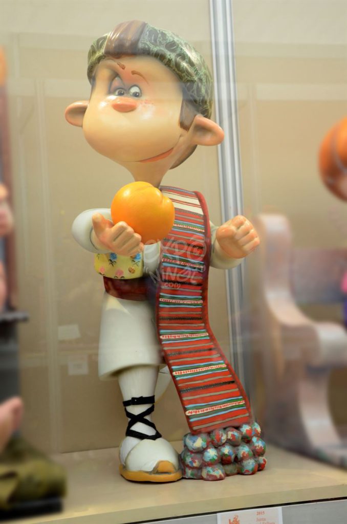 Año 2015, falla Doctor Gil y Morte, Doctor Vila Barberá, sección duodécima Infantil, Artista: Salvador Ferris.
