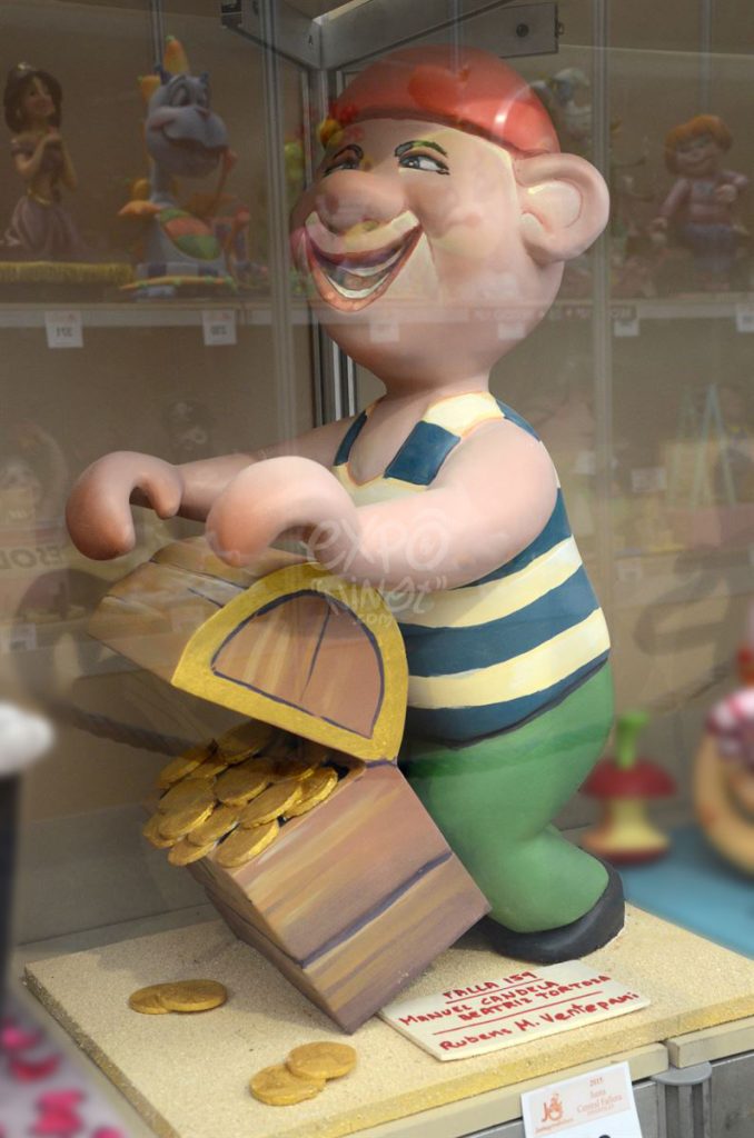 Año 2015, falla Doctor Manuel Candela, Beatriz Tortosa, sección decimoquinta Infantil, Artista: Rubens Marzá.