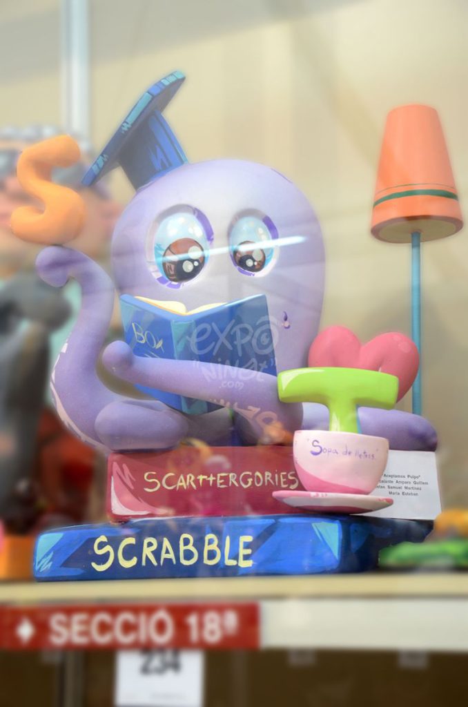 Año 2015, falla Escalante, Amparo Guillen, sección decimoctava Infantil, Artista: María Esteban, Samuel Martínez.