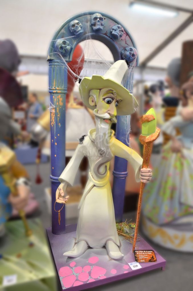 Año 2015, falla Escalante, Amparo Guillén, sección séptima c, Artista: Desirée Triviño Meseguer.