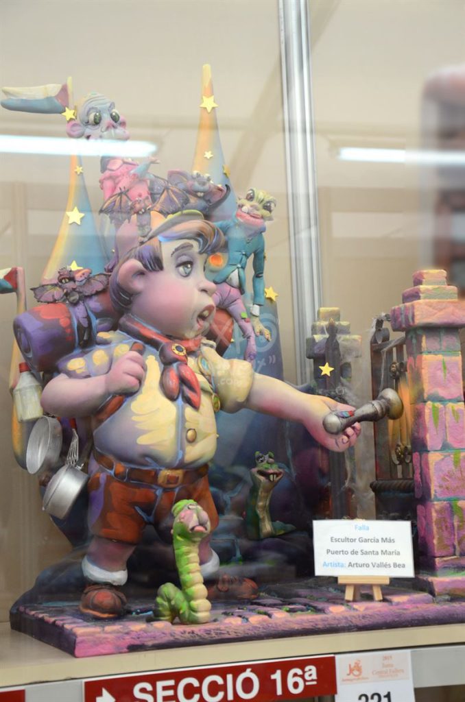 Año 2015, falla Escultor García Mas, Puerto Santa María, sección decimosexta Infantil, Artista: Arturo Vallés Bea.
