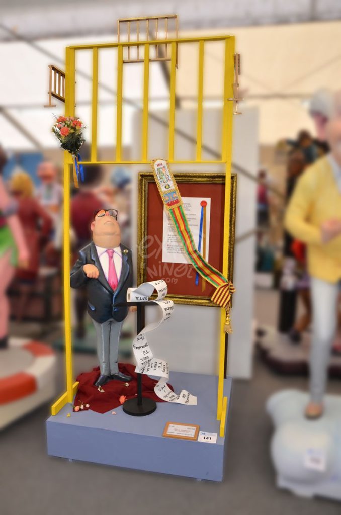 Año 2015, falla Fray J. Rodríguez, Pintor Cortina, sección cuarta b, Artista: Juanjo García López.