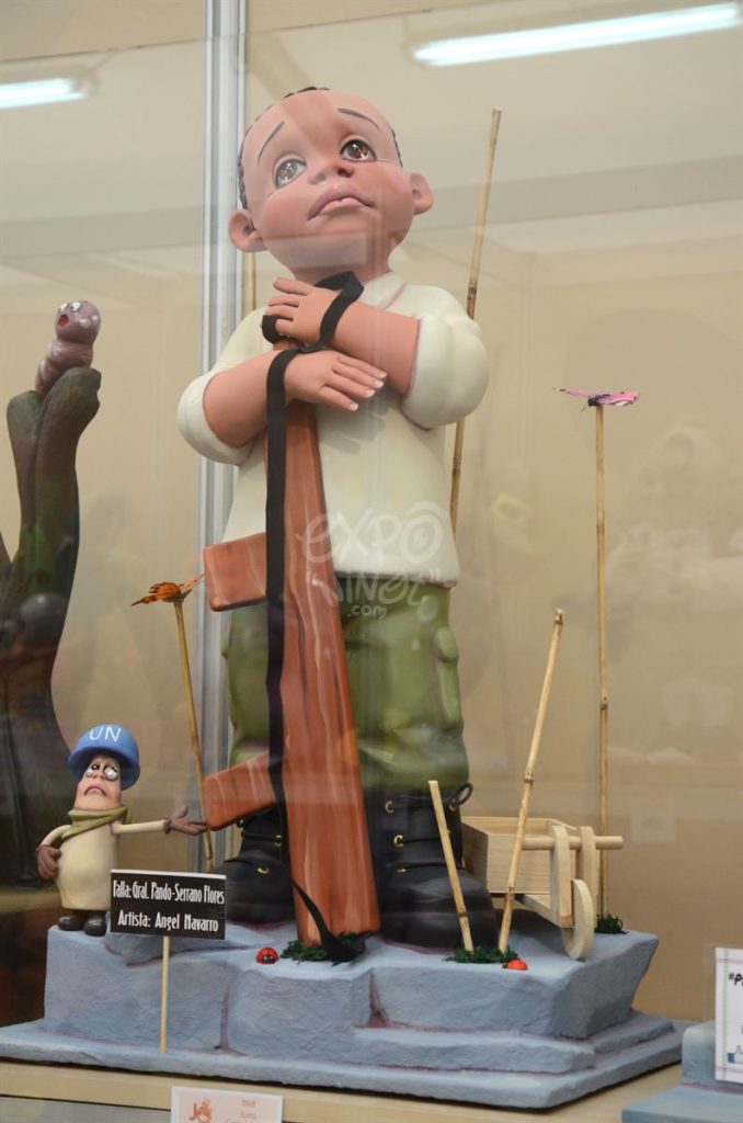 Año 2015, falla General Pando, Serrano Flores, sección quinta Infantil, Artista: Ángel Navarro Requena.