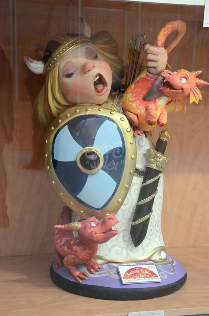 Año 2015, falla Grabador Esteve, Cirilo Amorós, sección primera Infantil, Artista: Miguel Santaeulalia Serrán.