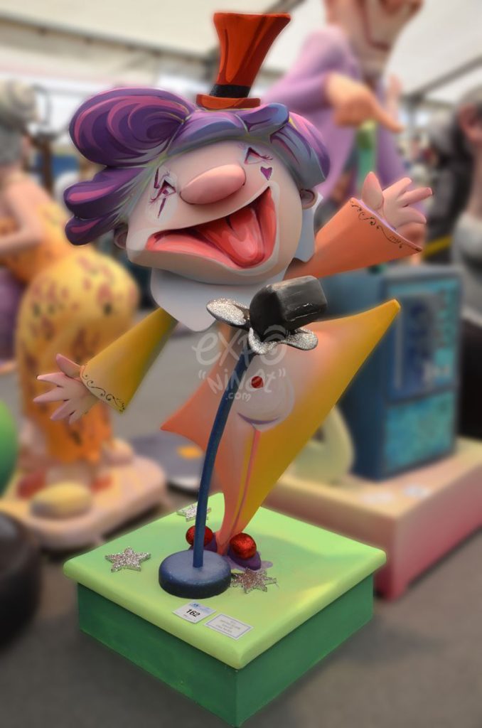 Año 2015, falla Grupos Virgen del Carmen, sección tercera b, Artista: Francisco Borja Ripollés.