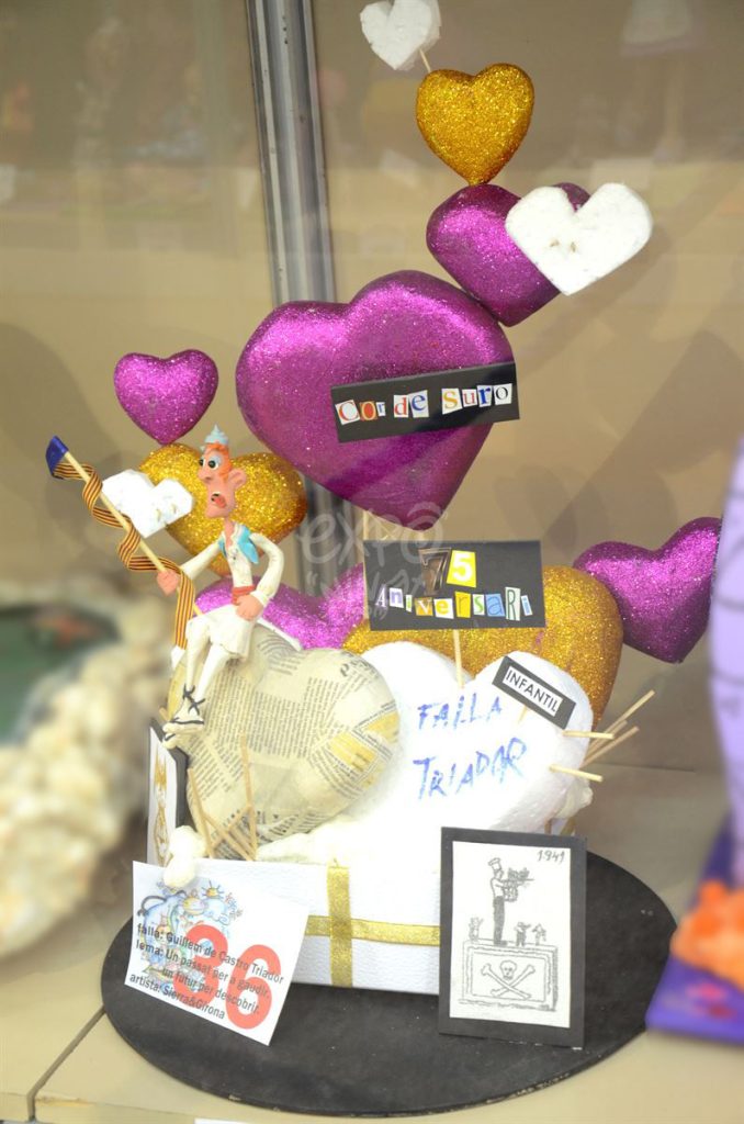 Año 2015, falla Guillen de Castro, Triador, sección decimoctava Infantil, Artista: Andreu Girona González.