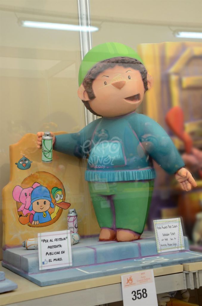 Año 2015, falla Hellín, Pedro de Luna, sección quinta Infantil, Artista: Álvaro Guija Moreno.
