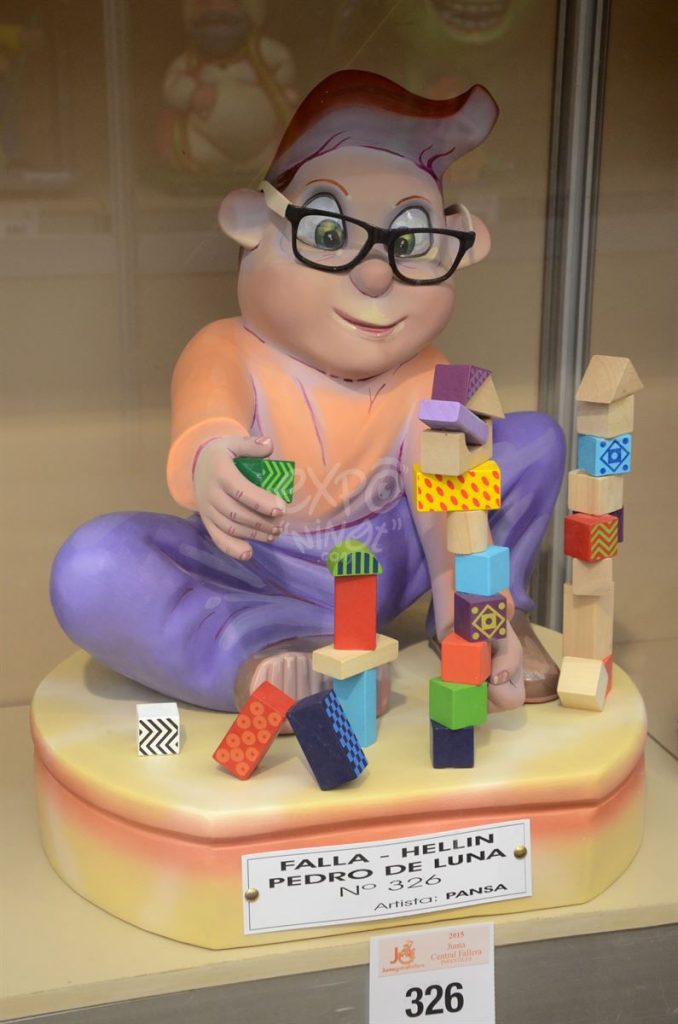 Año 2015, falla Hellín, Pedro de Luna, sección quinta Infantil, Artista: José Ibor Peiró.