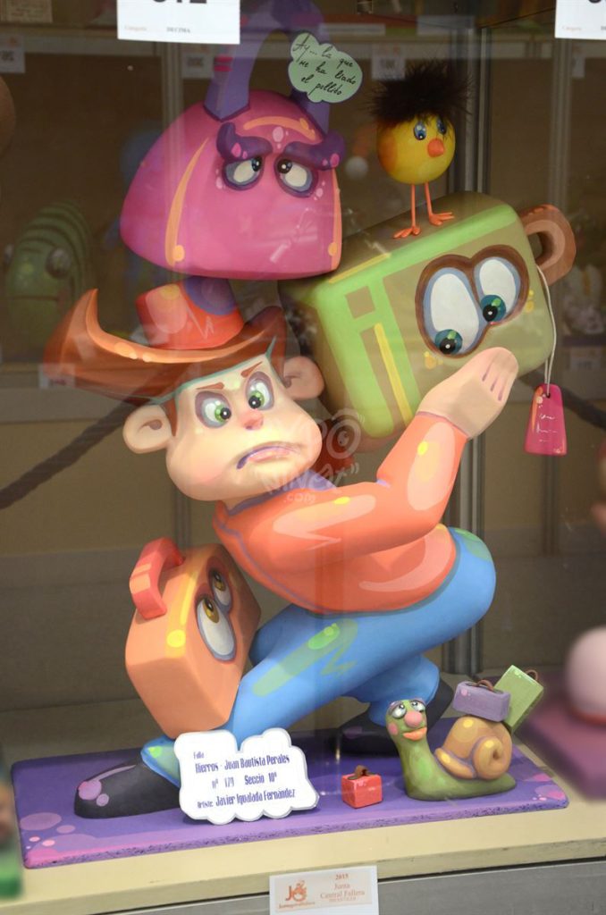 Año 2015, falla Hierros, Juan Bautista Perales, sección décima Infantil, Artista: Javier Igualada Fernández.