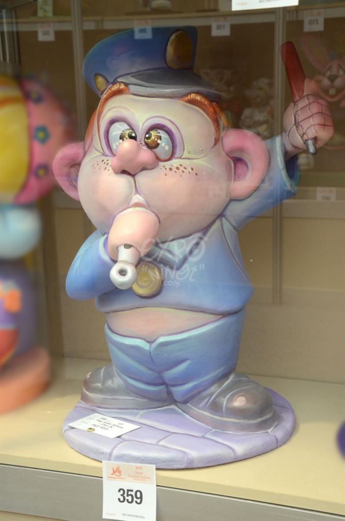Año 2015, falla Ingeniero José Sirera, Pío nueve, sección decimotercera Infantil, Artista: Francisco Roca Chorques.
