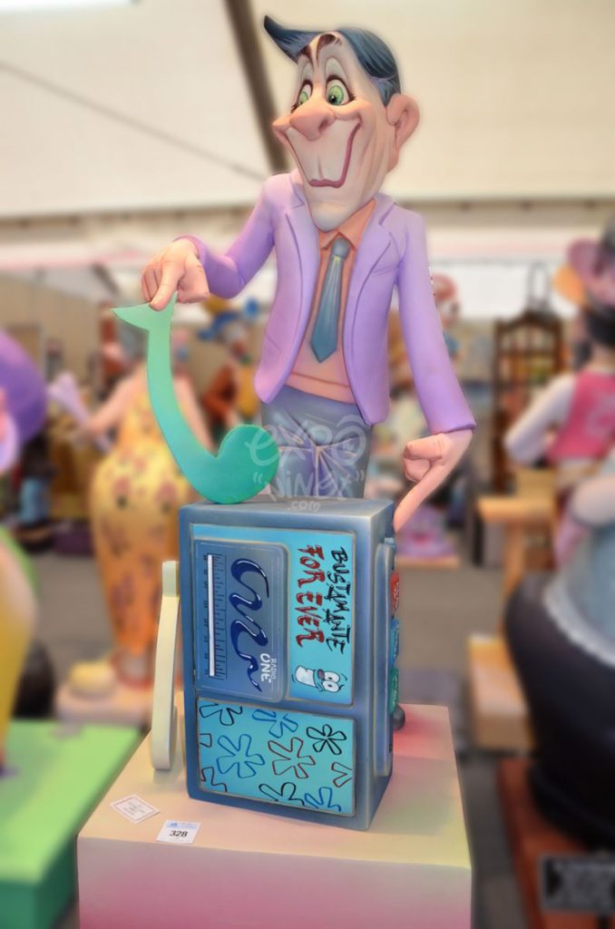 Año 2015, falla Ingeniero Manuel Maese, Cristóbal Llorens, sección tercera b, Artista: Joan Garí García.