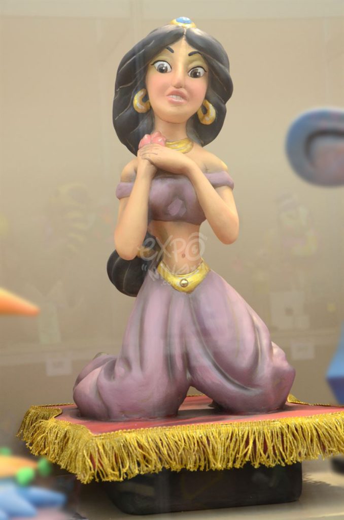 Año 2015, falla Josep María Bayarri, Los Isidros, sección decimotercera Infantil, Artista: Pascual Pérez.